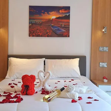 Prime Location! - 400m From The アパート パ フォス