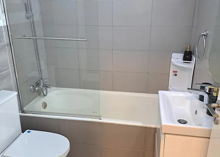 Prime Location! - 400m From The * Paphos