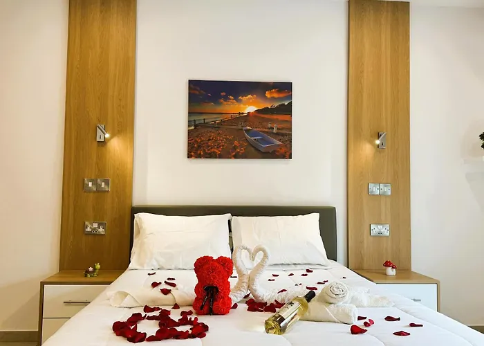 Prime Location! - 400m From The