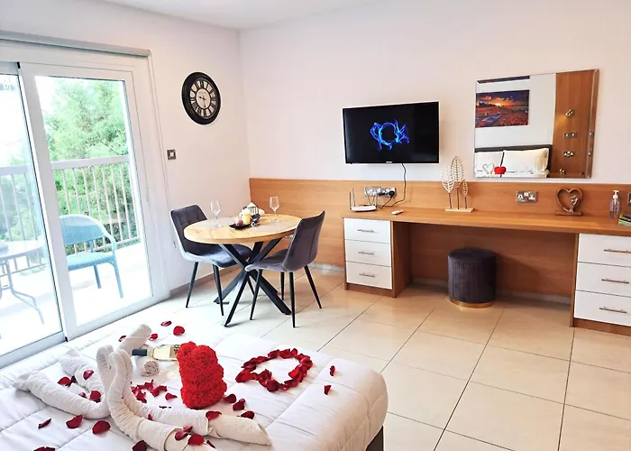 Prime Location! - 400m From The * Пафос