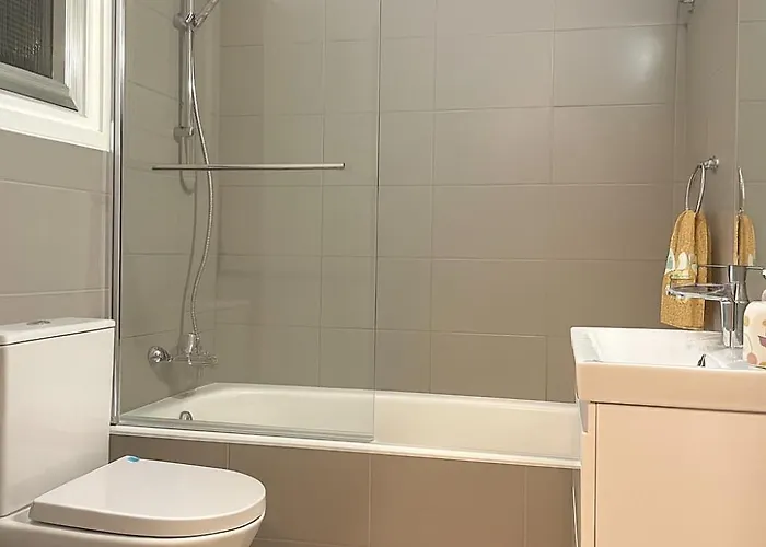 Prime Location! - 400m From The * Paphos